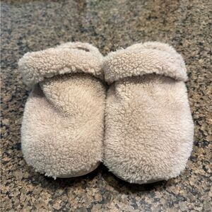 Crocs Slippers NWOT Size 7